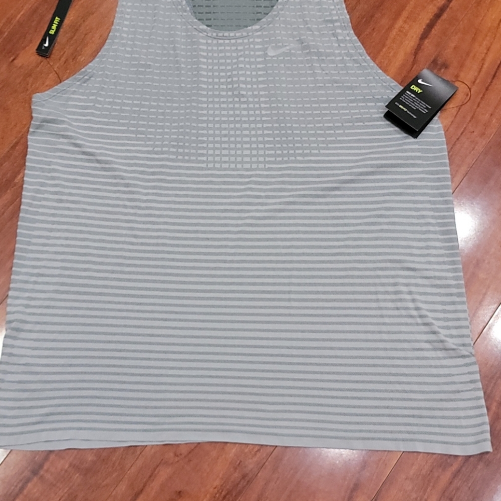 NWT Men's Nike dri-fit running tank - Picture 3 of 7